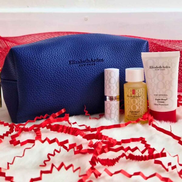 Elizabeth Arden Gift Set 3 Piece Set Blue Makeup Bag Skincare Gift Set - Image 2